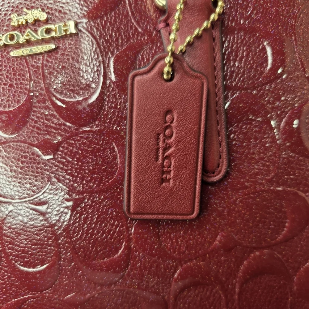 ❤️▪️COACH ▪️ Mini Sage Signature Debossed Patent Leather Chain cherry Satchel